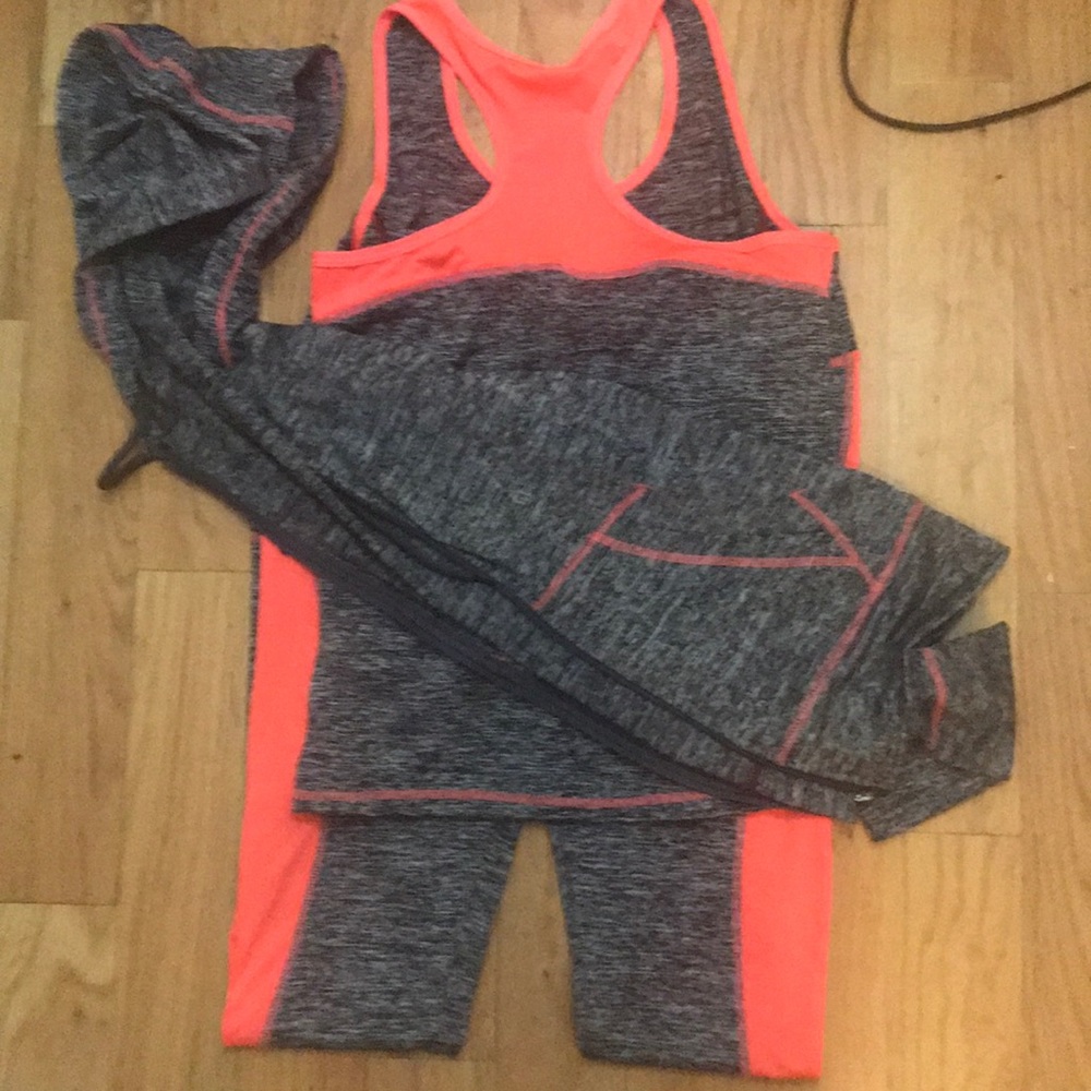 Stretch suit/ spandexi